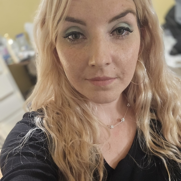 Meet your Posher, Amethyst - Picture 2 of 2